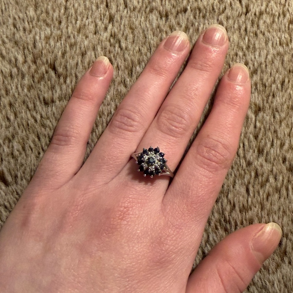 Genuine Sapphire and Diamond Cluster 10KP-GTR White Gold Ring-Size:7.5